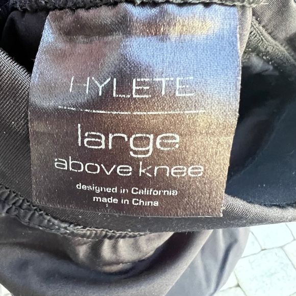 HYLETE Men’s Above Knee Training Shorts Black Size Large | Zip Pockets - Picture 3 of 4